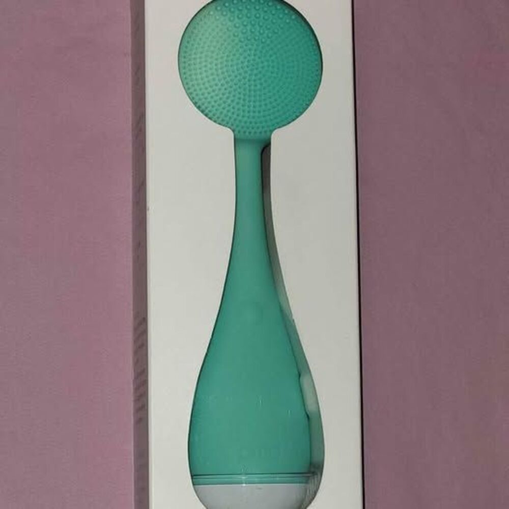 PMD Clean Facial Cleanser - Teal NIB